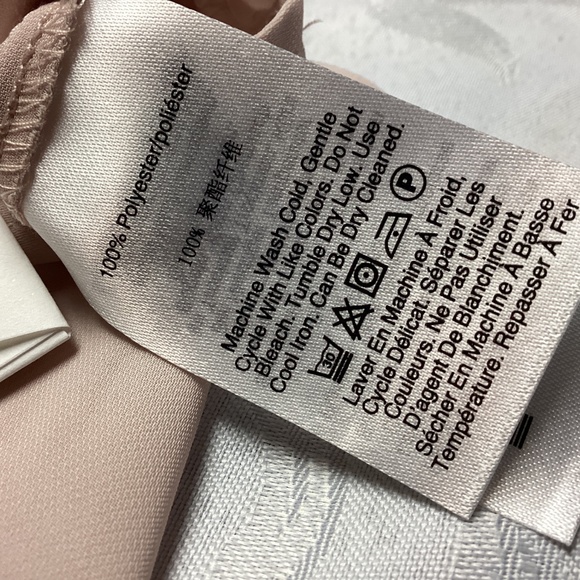 DKNY Elegant PINK  Blouse NEW. XTRA BUTTON.  SMALL - Picture 8 of 9